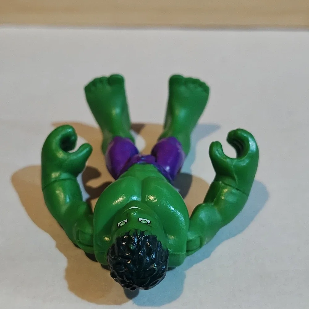 2010 Hasbro Marvel Super Hero Incredible Hulk Action Figure 2.75 Toy Cake Topper